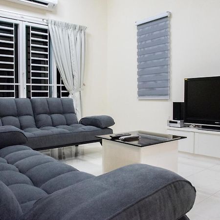 בליק פולאו Tropikal Natura Lodge By D Imperio Homestay Penang מראה חיצוני תמונה