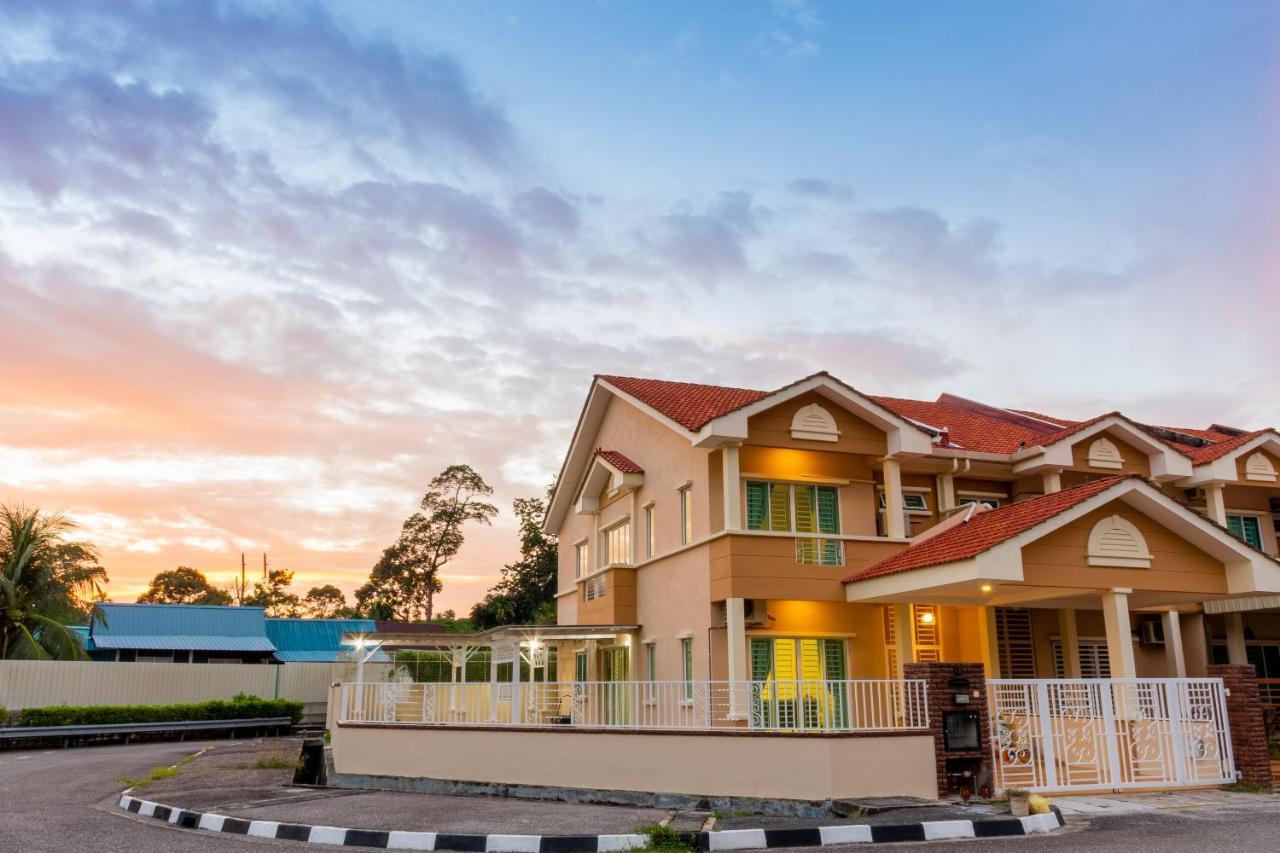 בליק פולאו Tropikal Natura Lodge By D Imperio Homestay Penang מראה חיצוני תמונה