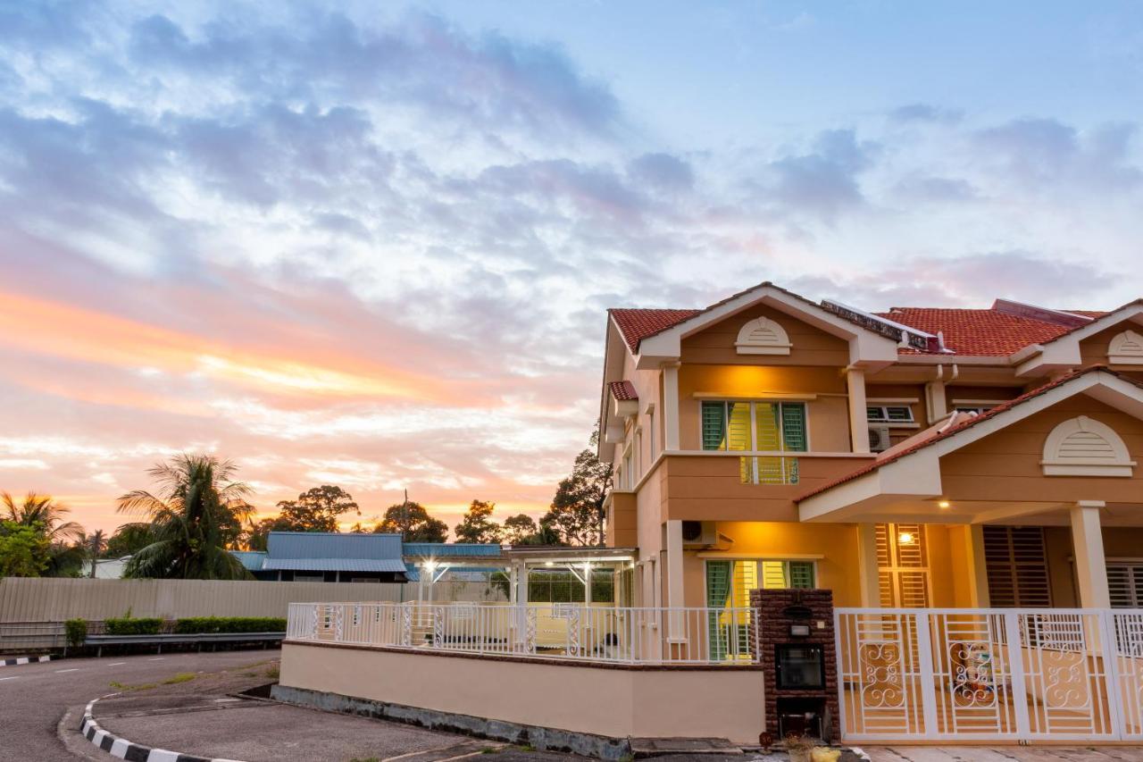 בליק פולאו Tropikal Natura Lodge By D Imperio Homestay Penang מראה חיצוני תמונה